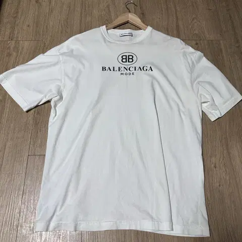 발렌시아가 mode 반팔 정품