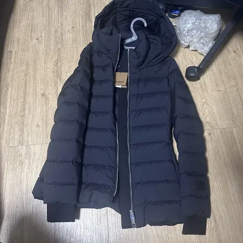 버버리 로고 패딩 새상품 s 정품