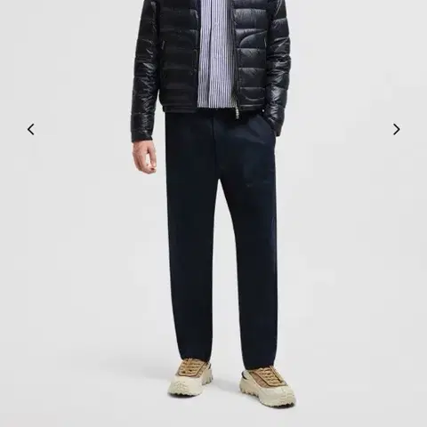 몽클레어 아코루스 경량패딩 블랙