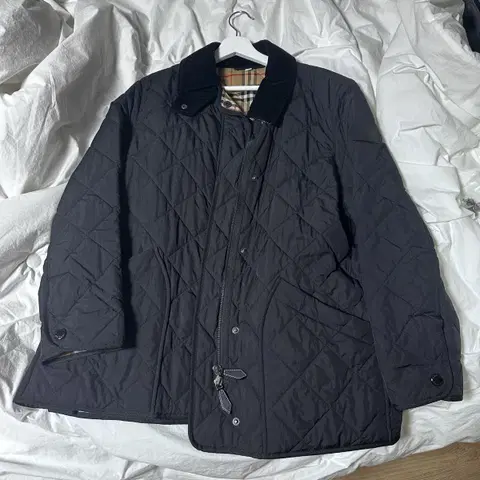 버버리 신형 체크 퀄팅 자켓 정품