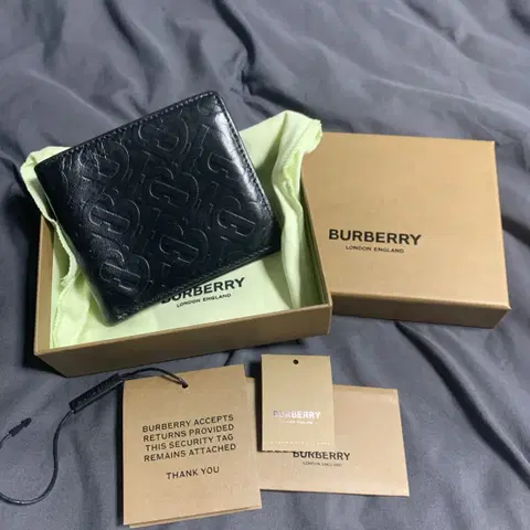 버버리 TB 모노그램 로고 반지갑 정품