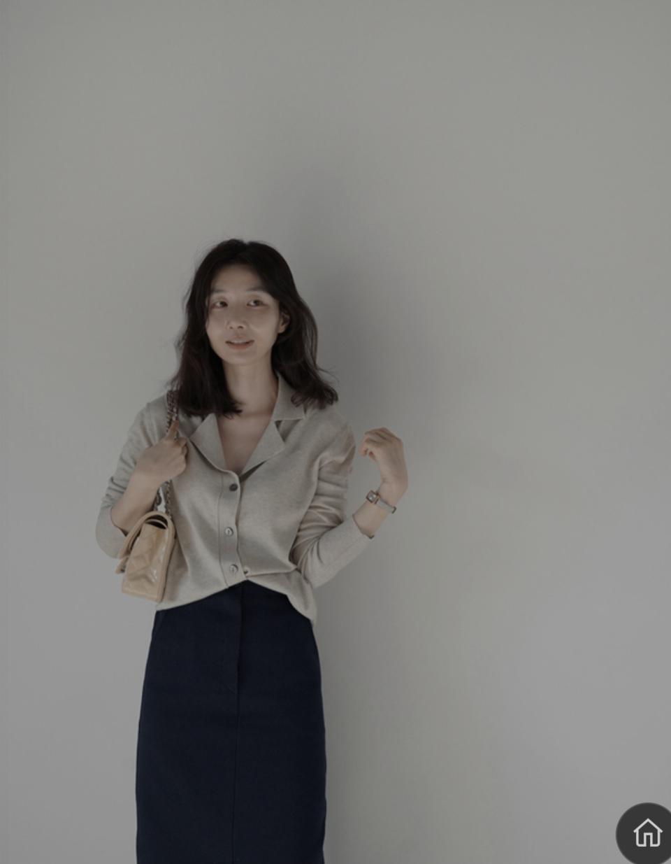 그레이시크 ㅡ베이지 카라니트