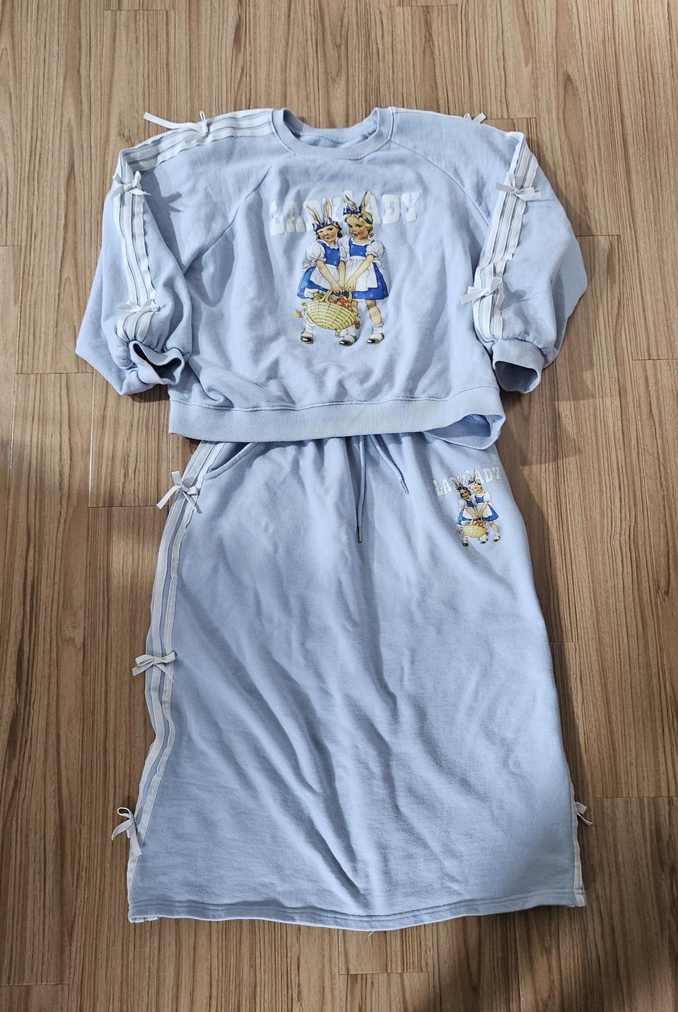 ladylady 레자매 삼선 리본 맨투맨 밴딩 롱스커트 셋트