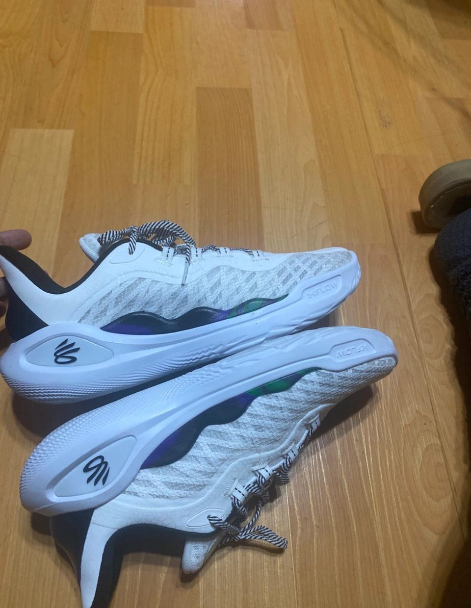 Curry 11 사이즈 290