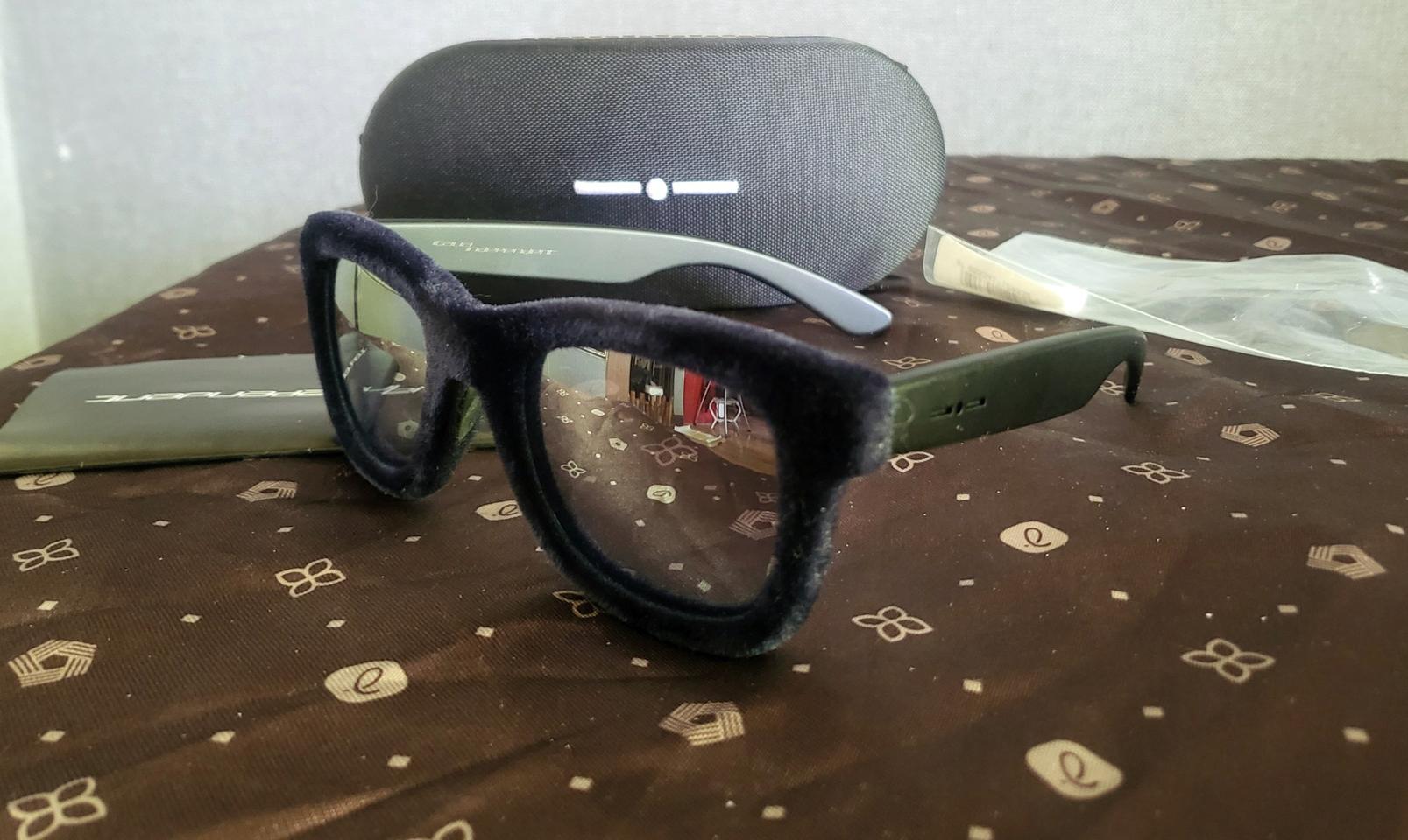 [미사용 새상품]  INDEPENDENT  벨벳 미러 선글라스