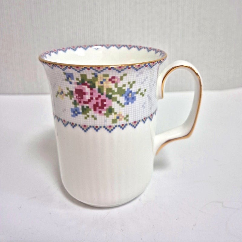 로얄 알버트 쁘띠포인트 머그잔