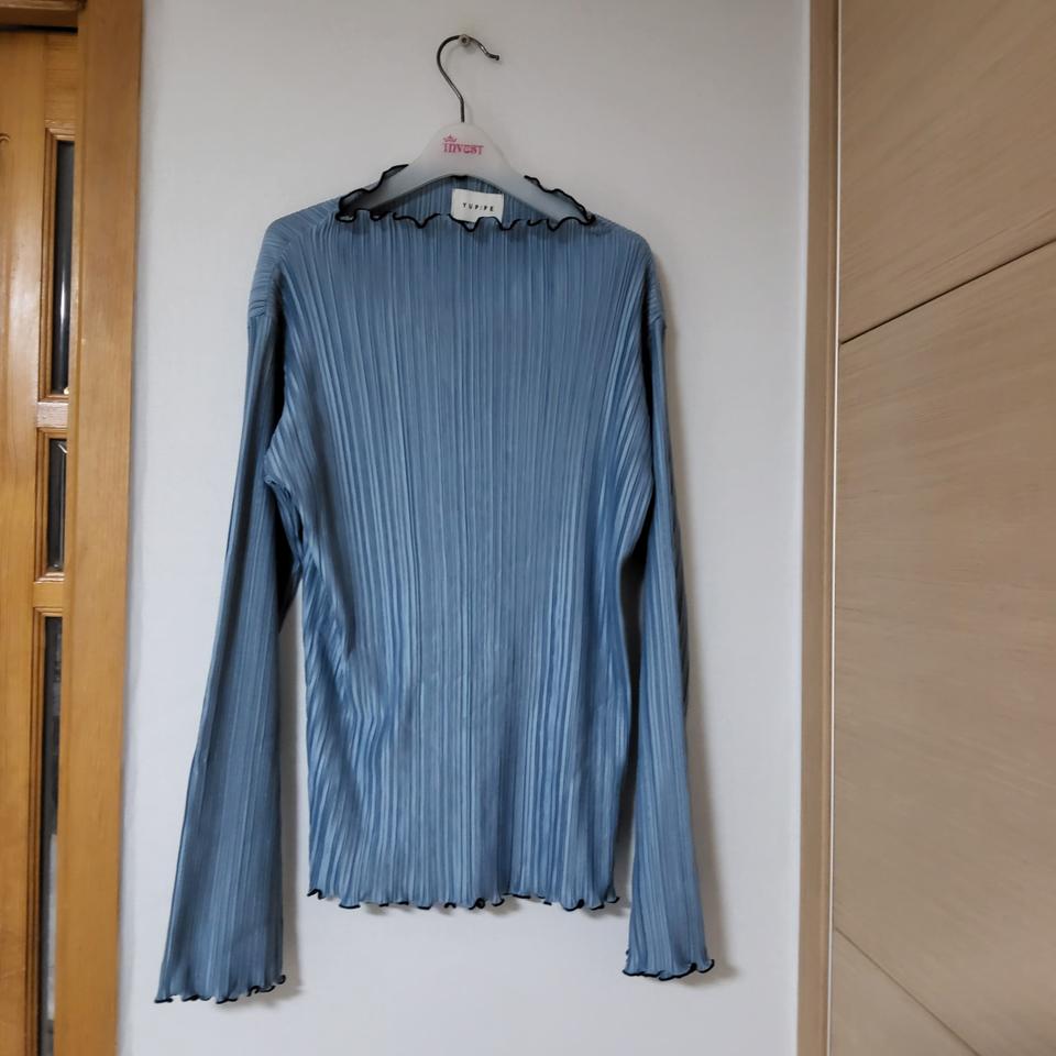 미착용 YUP.PE 플리츠 블라우스 FREE