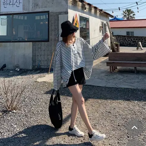 루즈핏 코르셋 단가라 맨투맨