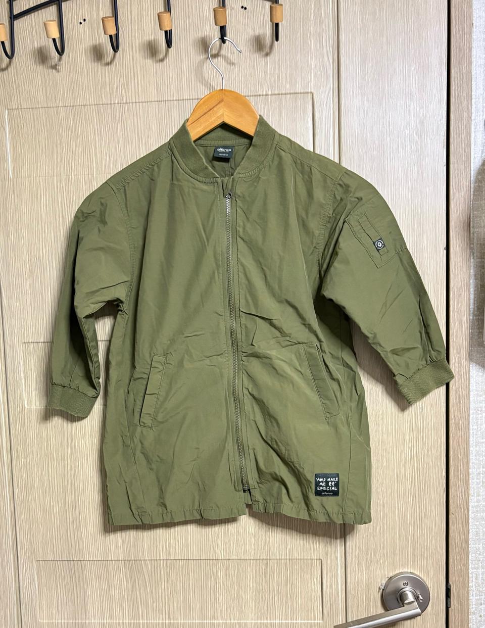 유아 카키 바람막이 130(6세)