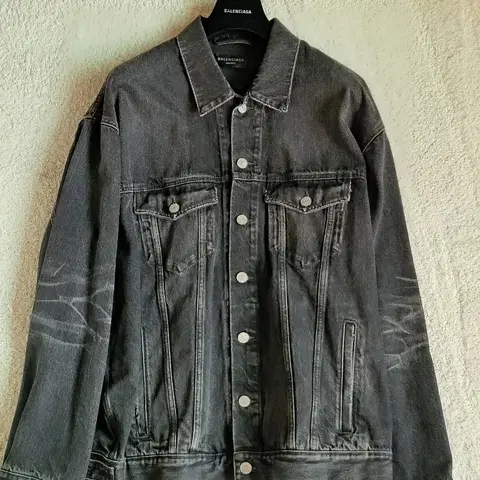 발렌시아가 오버사이즈 데님 흑청 재킷