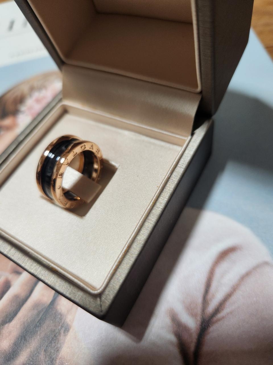 불가리 비제로원 2밴드링 18K로즈골드블랙세라믹