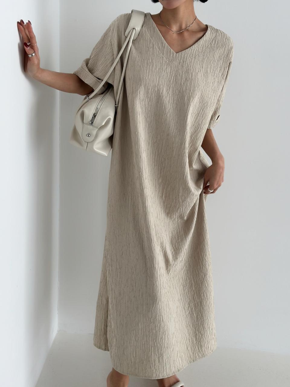 한 번 입으면 매일 찾게 될 77까지 누구나의 플리츠브이넥원피스