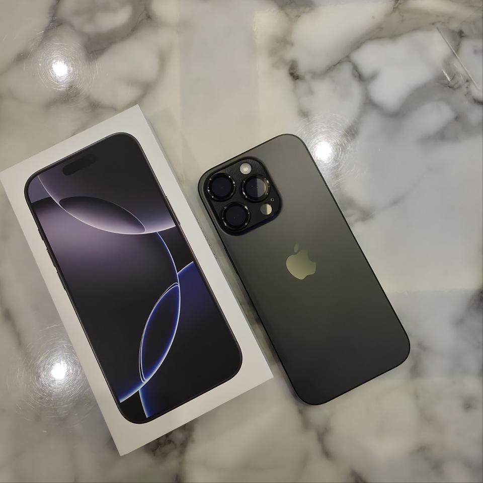 아이폰 16프로 256G 블랙티타늄 자급제