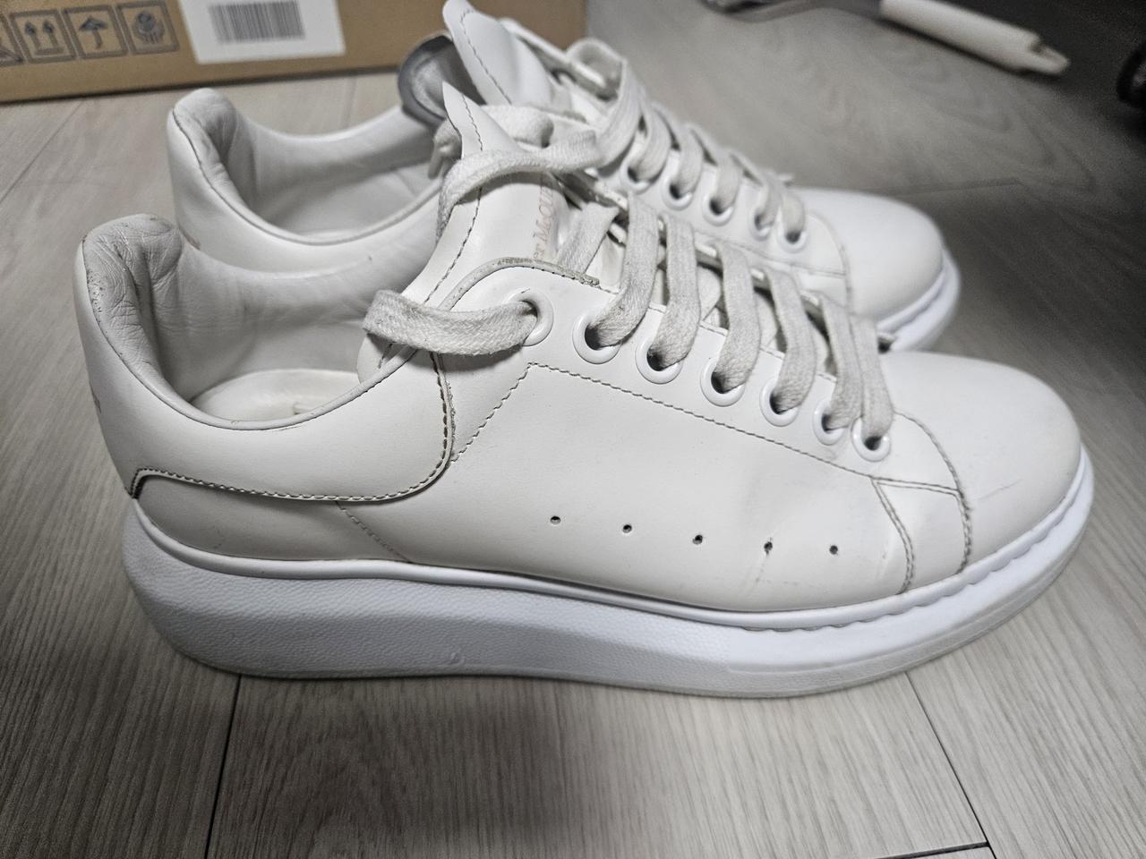 알렉산더 맥퀸 39.5(250) 사이즈 정품