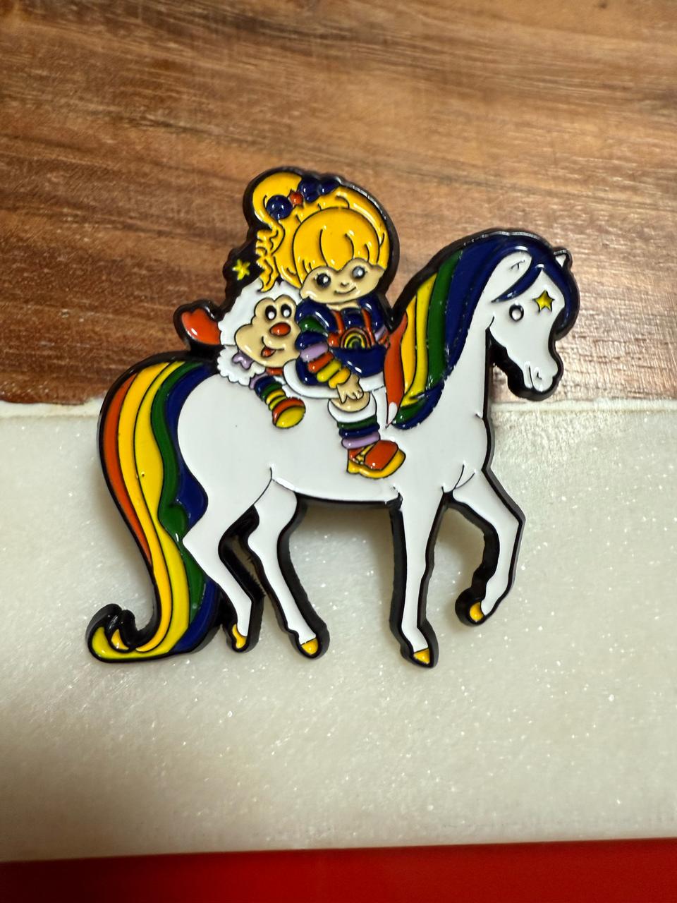 의류나 가방, 신발 꾸미기 가능한 브로치 뱃지 새제품 