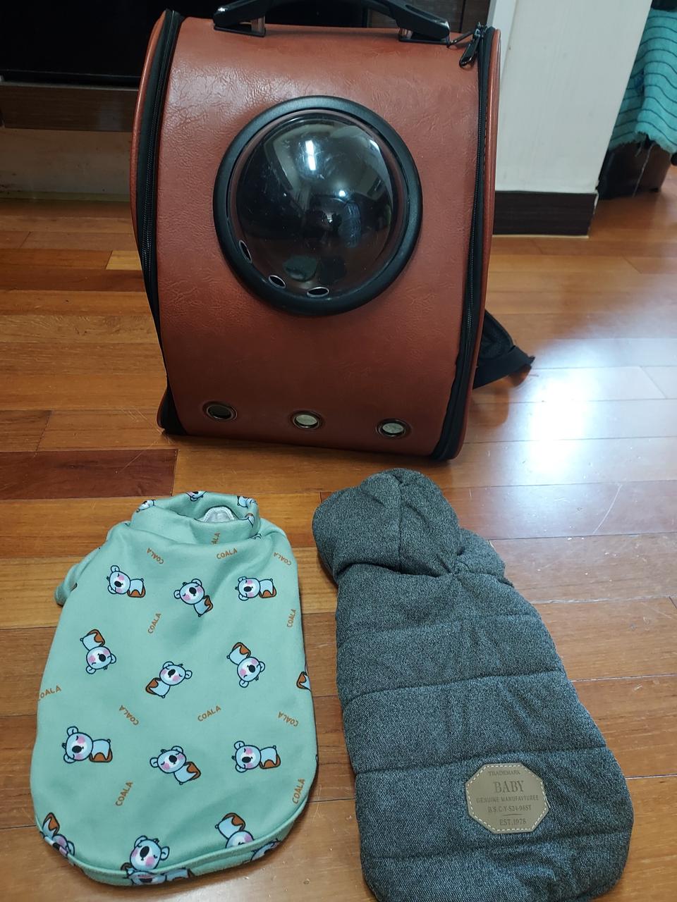 강아지 이동백팩,옷2피스 전부2만원
