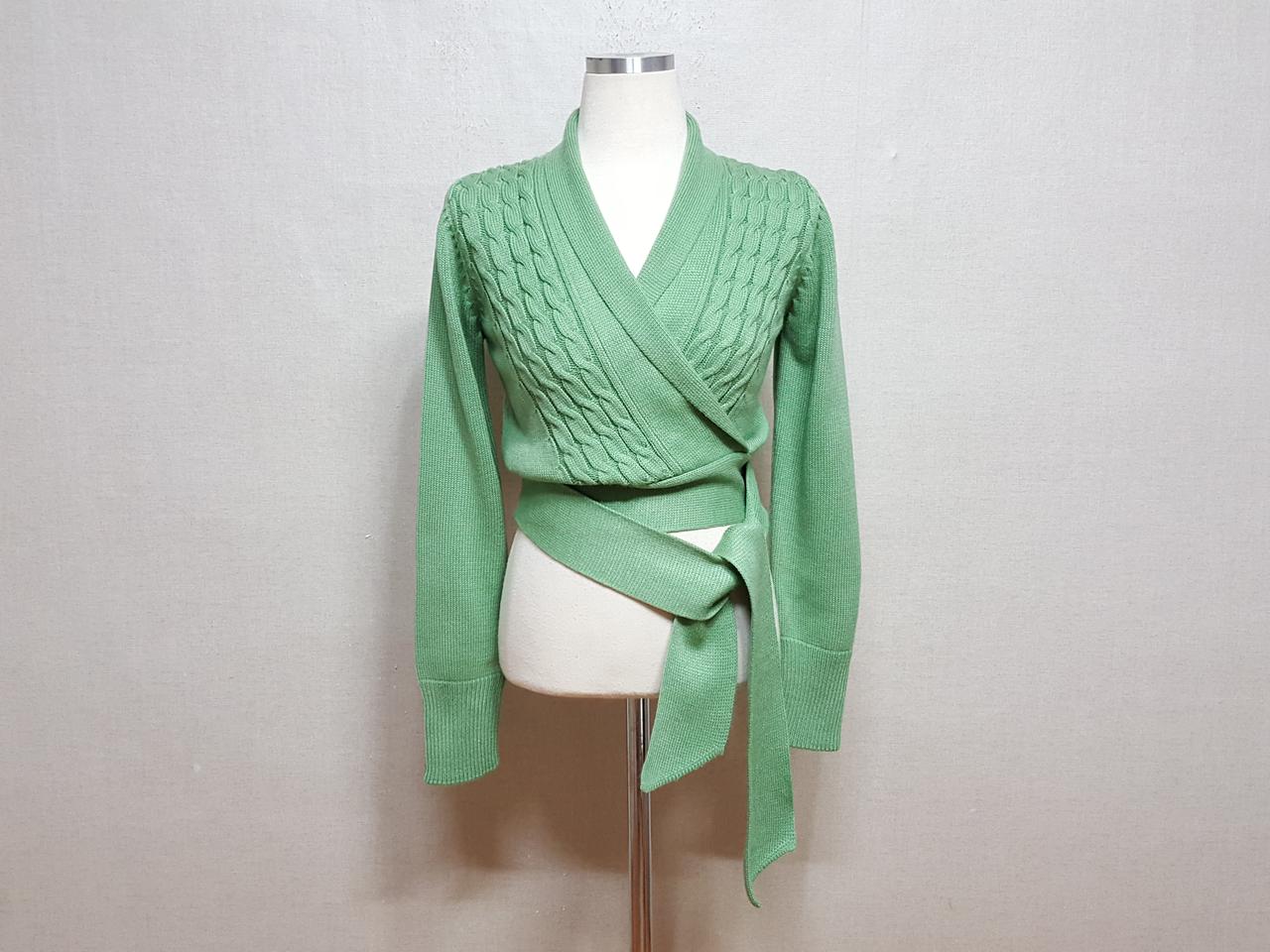 해외)트렌디올 TRENDYOL 랩 숏 여성니트 44-날씬55