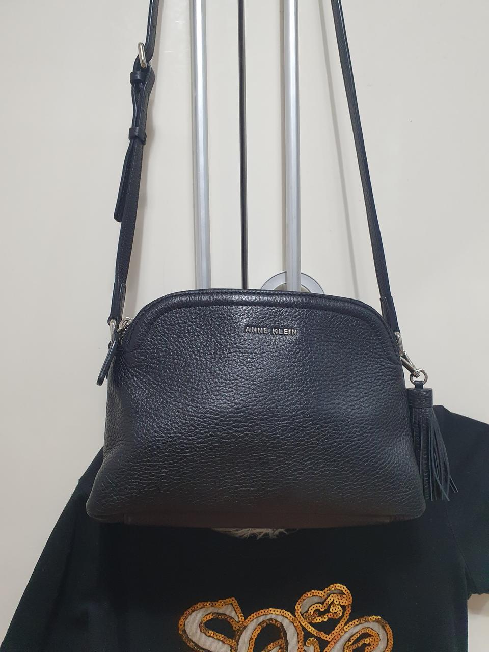 제이에스티나숄더겸크로스백