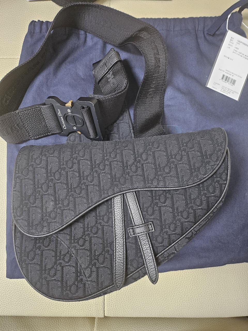 디올 오블리크 자카드 새들백 블랙