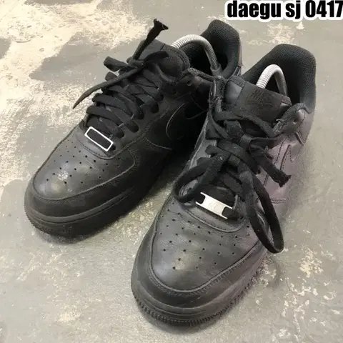 270 나이키 에어포스1 블랙포스 스니커즈 운동화