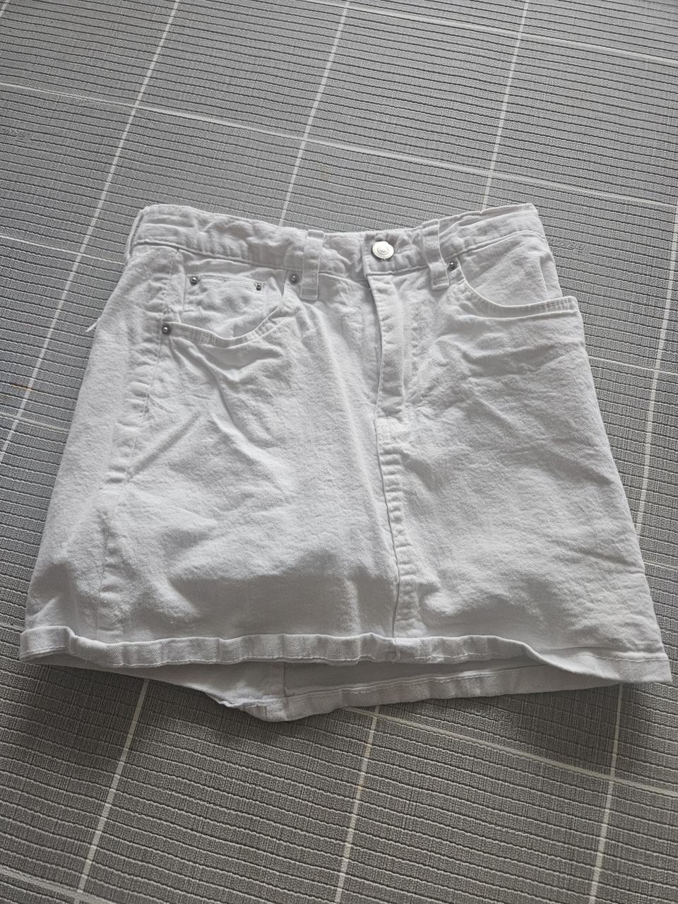 여성 치마바지 화이트색상 s사이즈(26사이즈)