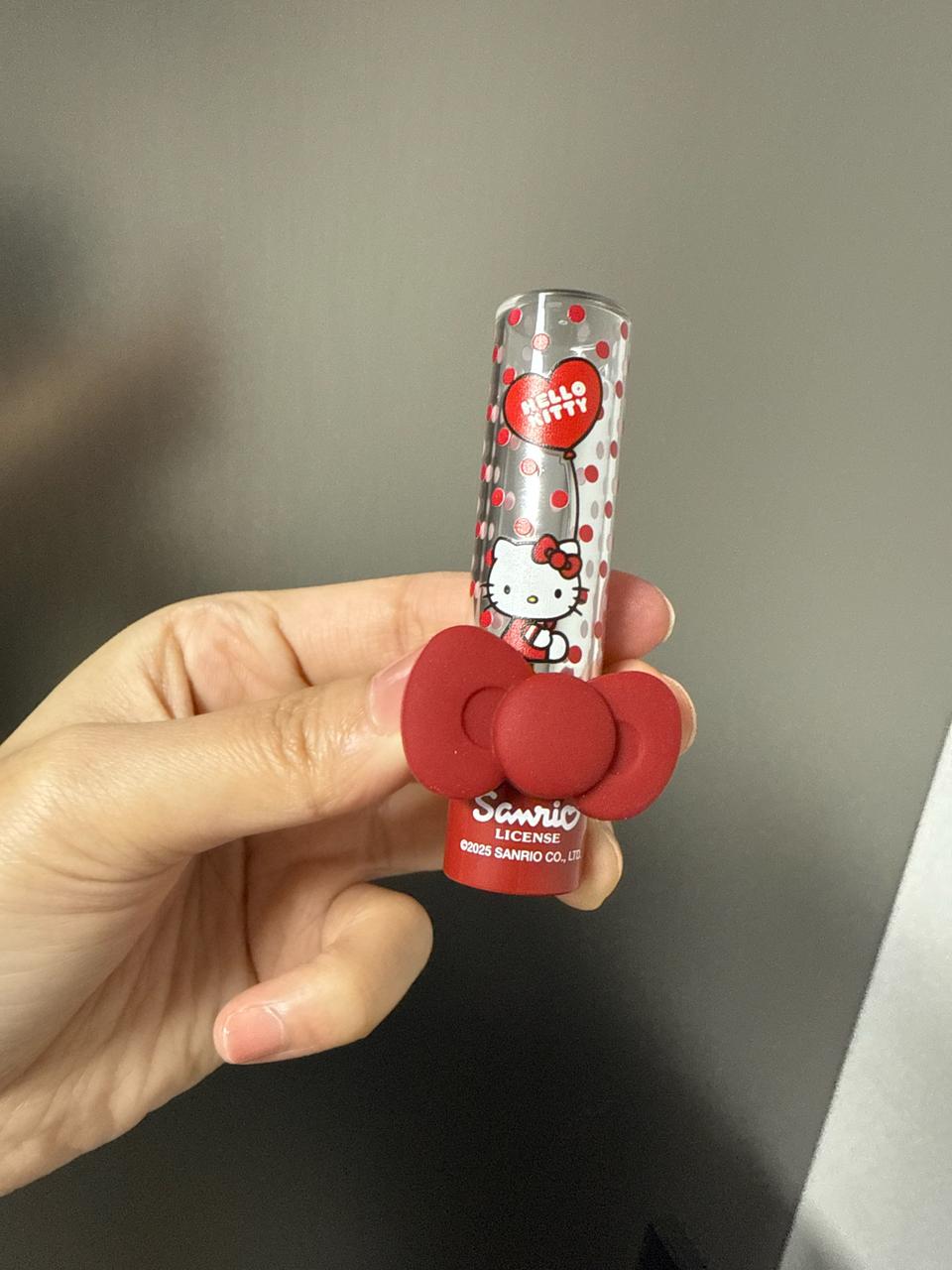 미사용 정품 산리오 헬로키티 립밤
