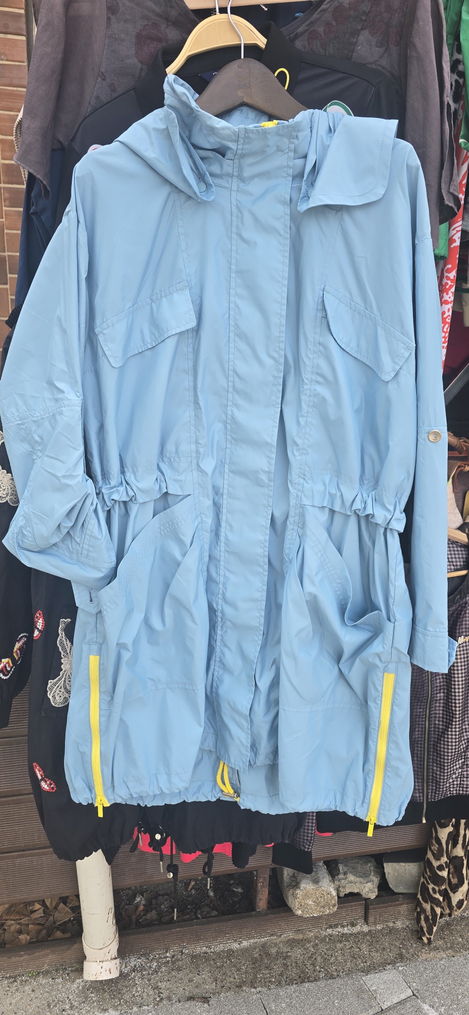 고급스러운 민트색. 후두 야상긴잠바입니다