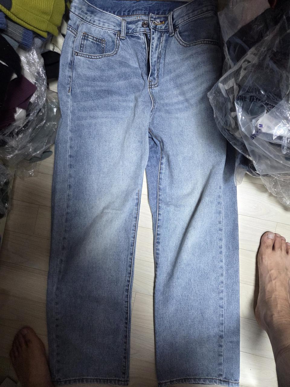 에잇세컨즈 정품 와이드 연 청바지 32사이즈