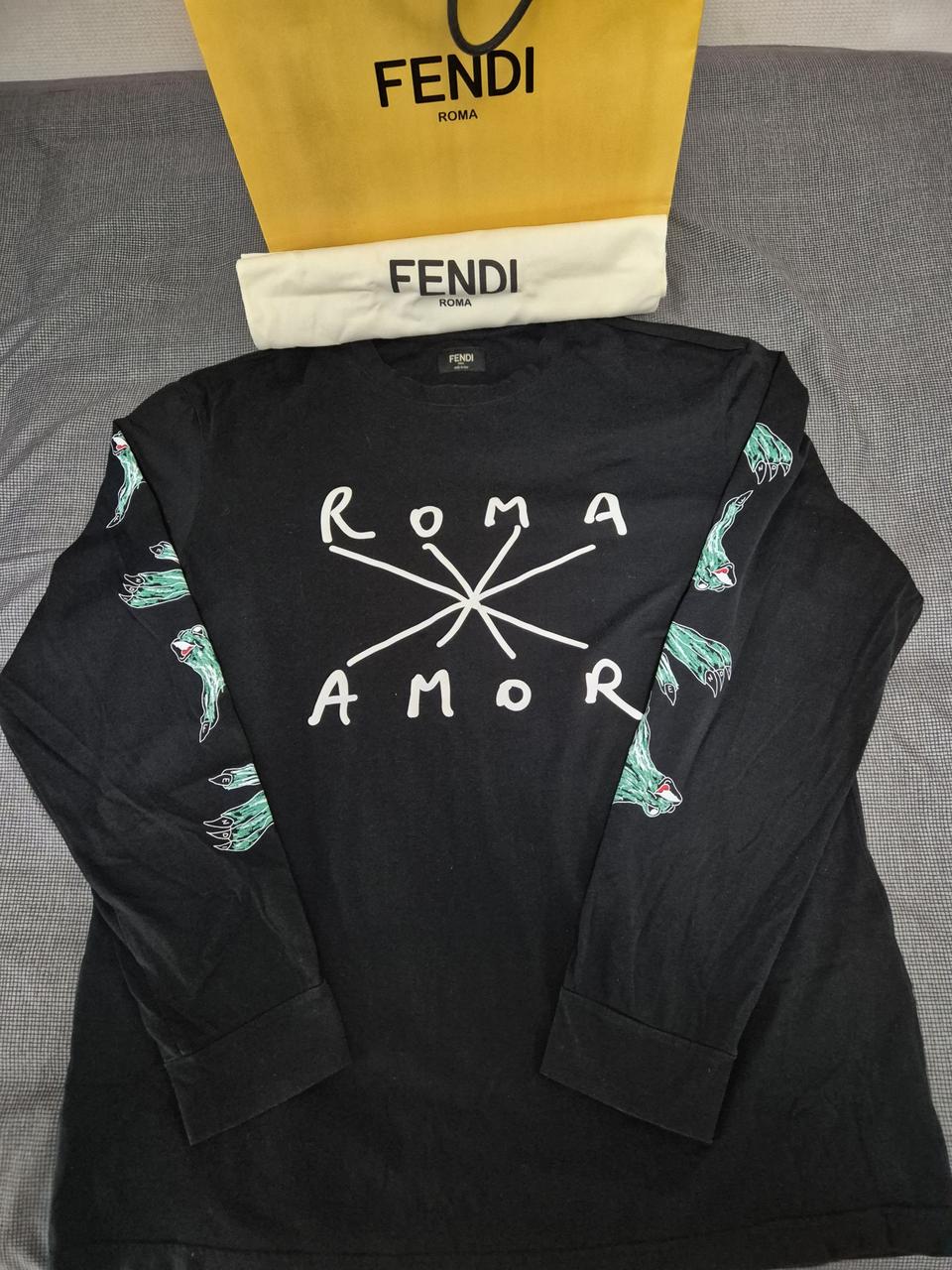 펜디 슬리브 티셔츠