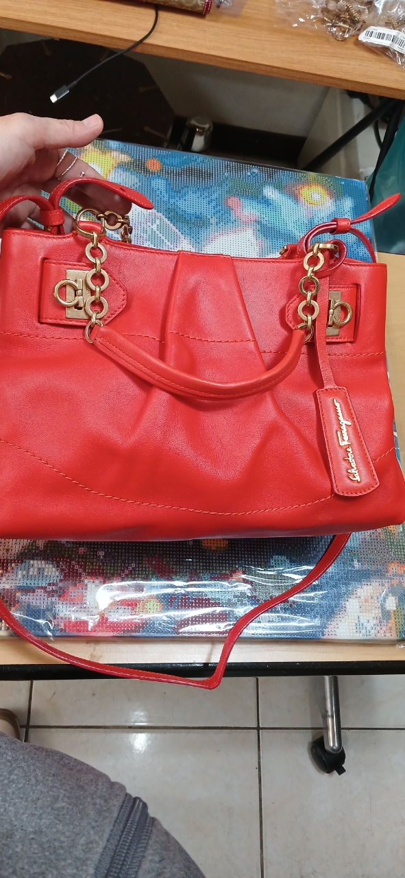 페레가모토트겸크로스백