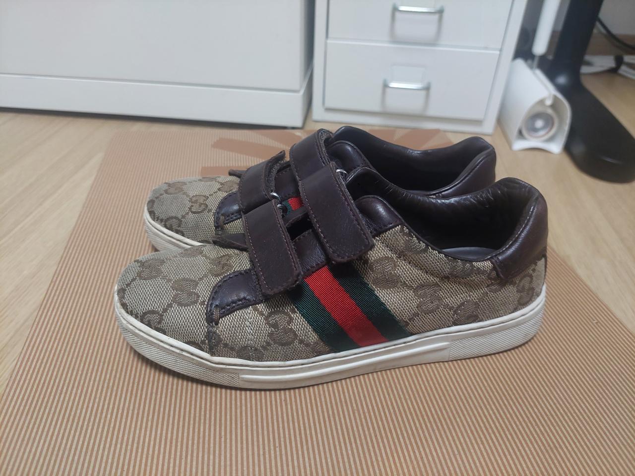 구찌 키즈 슈프림 벨크로 스니커즈