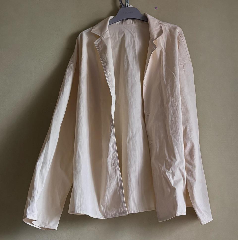 새옷 크림색 와이드핏 오버핏 셔츠 블라우스 여자옷 카라티셔츠 자켓 봄옷
