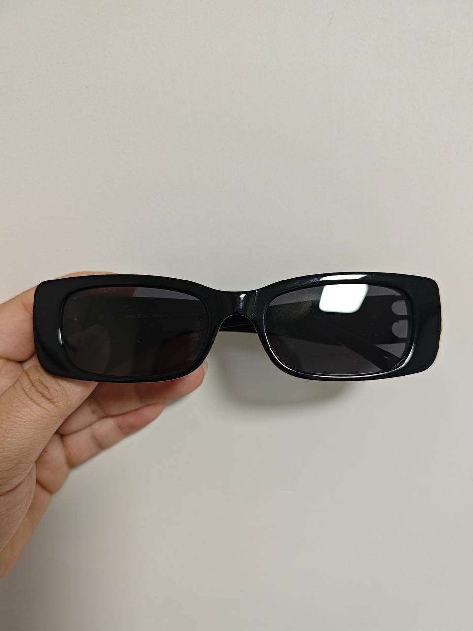 발렌시아가 렉탱글 선글라스