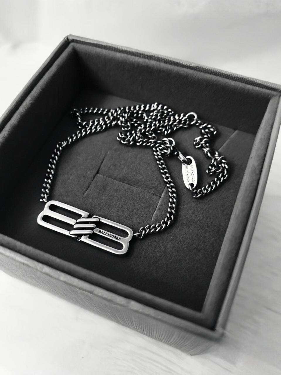 발렌시아가 BB 아이콘 목걸이