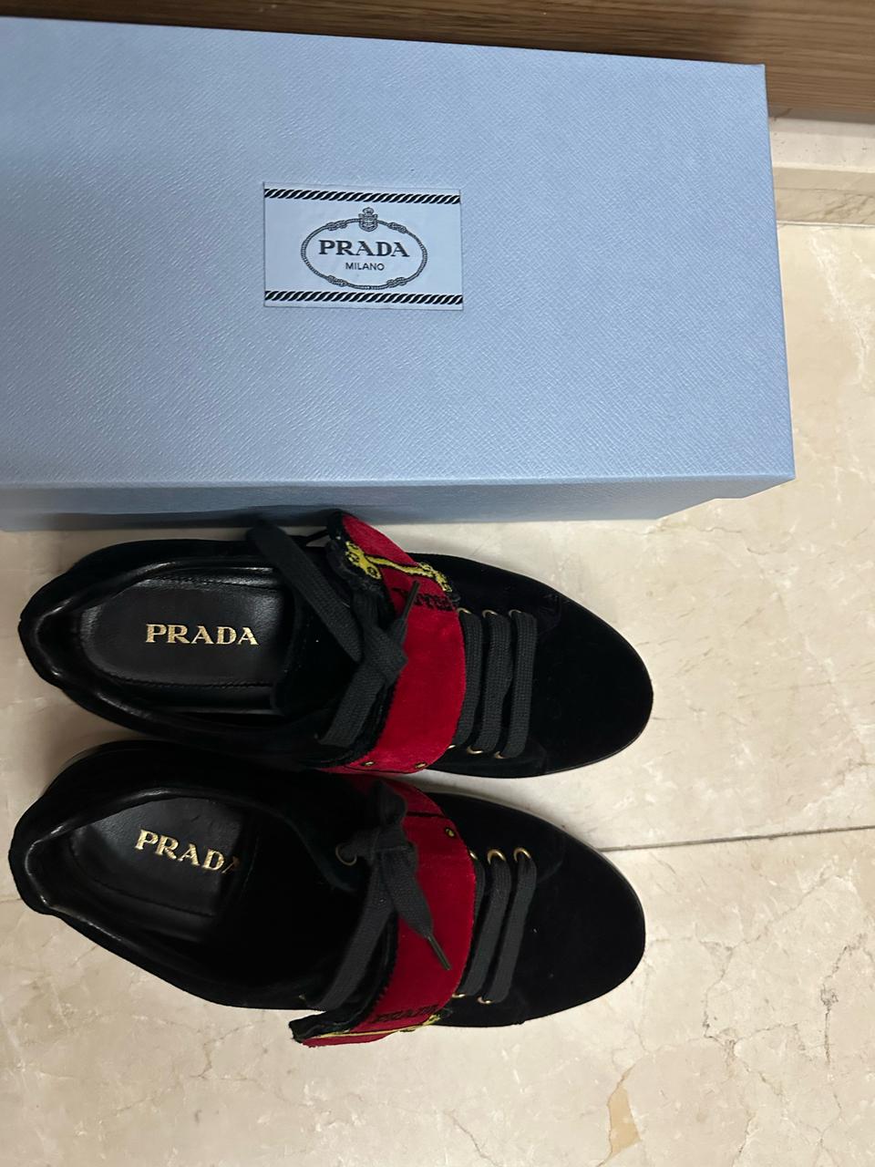 정품 프라다 운동화(박스+더스트)