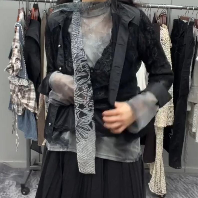 크루빈티지 블랙 오리엔탈 코디 상의