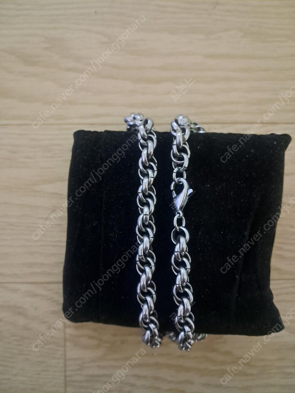 남성 서지컬목걸이.55cm.폭0.8cm.5만.변색없음.