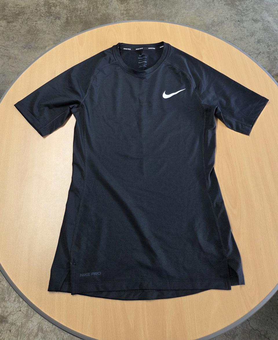 나이키 프로 테크핏 반팔100