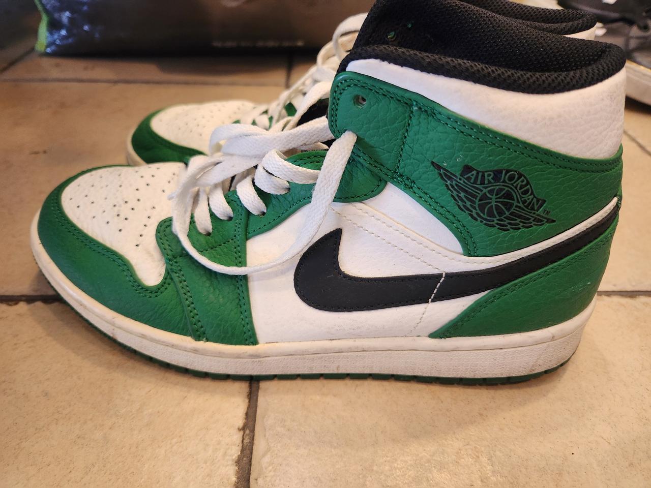 나이키 에어조던1 미드SE 파인