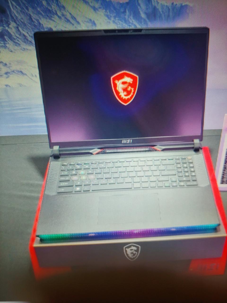 게이밍 노트북 급처분합니다.