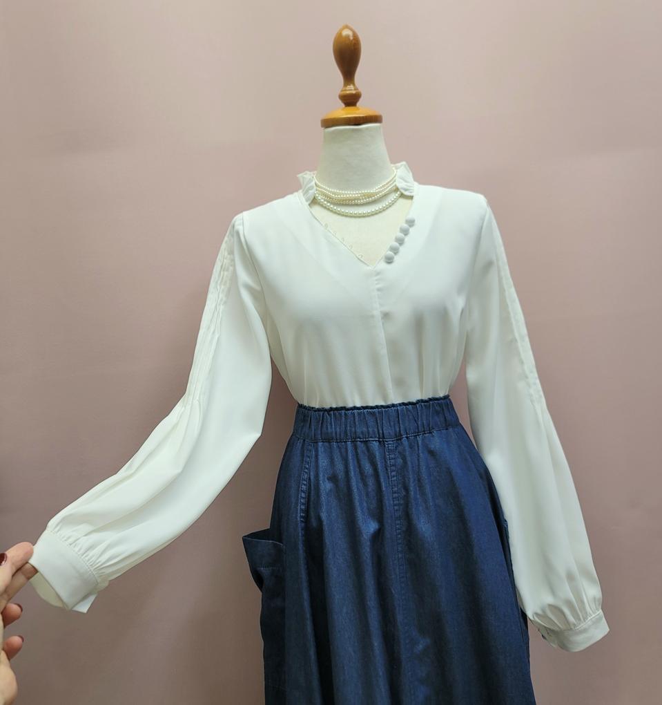 프릴 핀턱 콩단추 블라우스