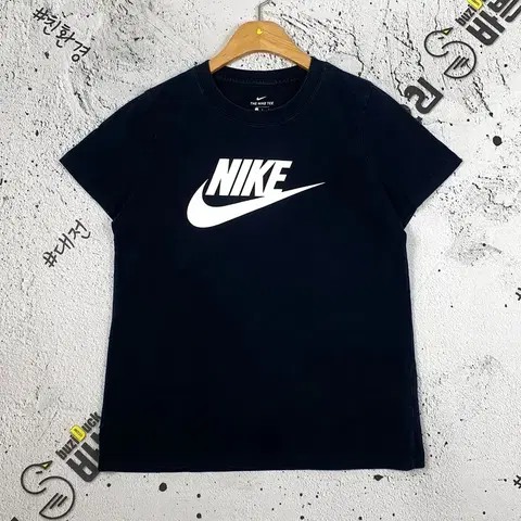 나이키 NIKE 퓨추라 빅로고 반팔 티 블랙 1000002