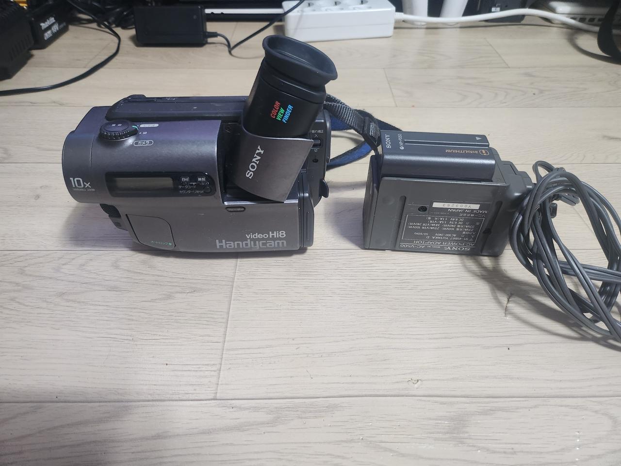 SONY 캠코더 CCD-TR3 작동이상없습니다