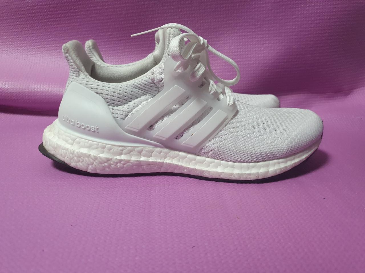 아디다스 울트라부스트 225