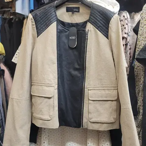MIXXO 노카라 배색 자켓 100