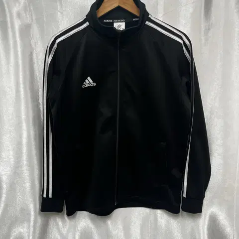 아디다스 남성 집업 사이즈95 팝니다