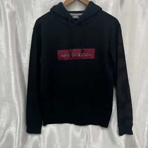 뉴발란스 후드티 사이즈100 팝니다