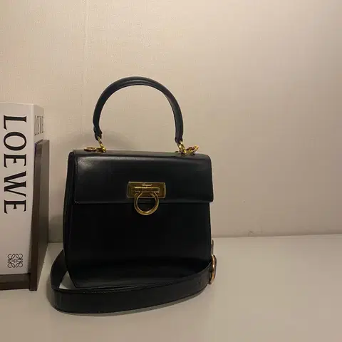 FERRAGAMO/ 빈티지 페라가모 블랙 레더 간치니 토트백 / 투웨이백