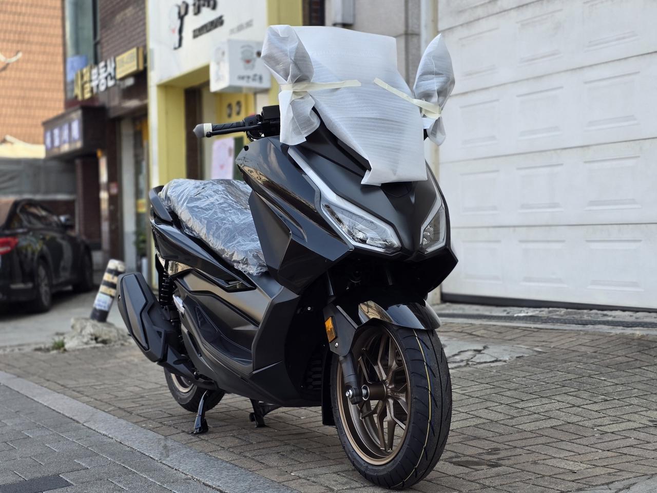 2025년식 혼다 포르자350 블랙 신차즉시출고! 판매합니다.