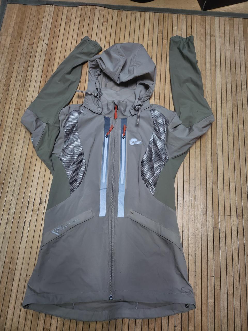 네파여성홑겹바람막이(90호)새옷수준